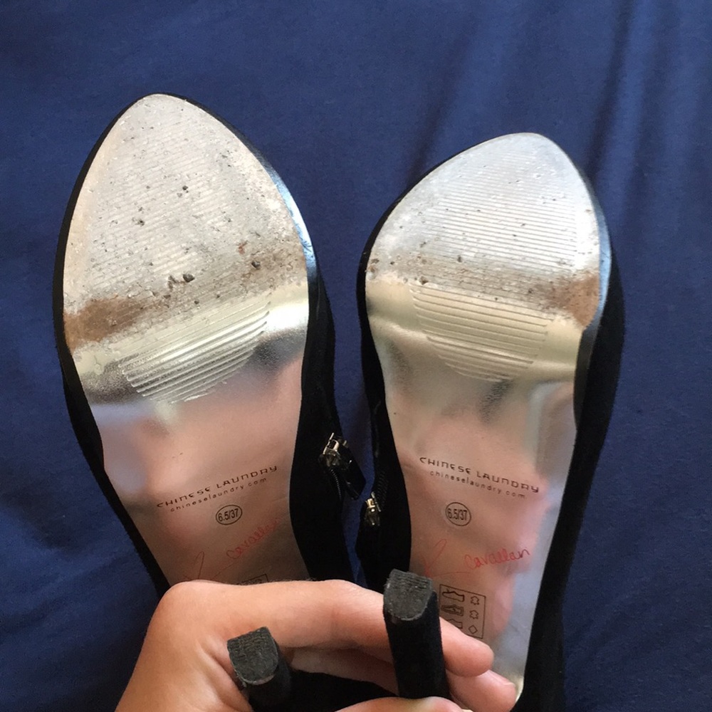 Shoes - Picture 5 of 5